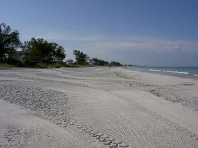 Holmes Beach (Manatee Public Beach), Holmes Beach, Florida Gulf, United States — 4