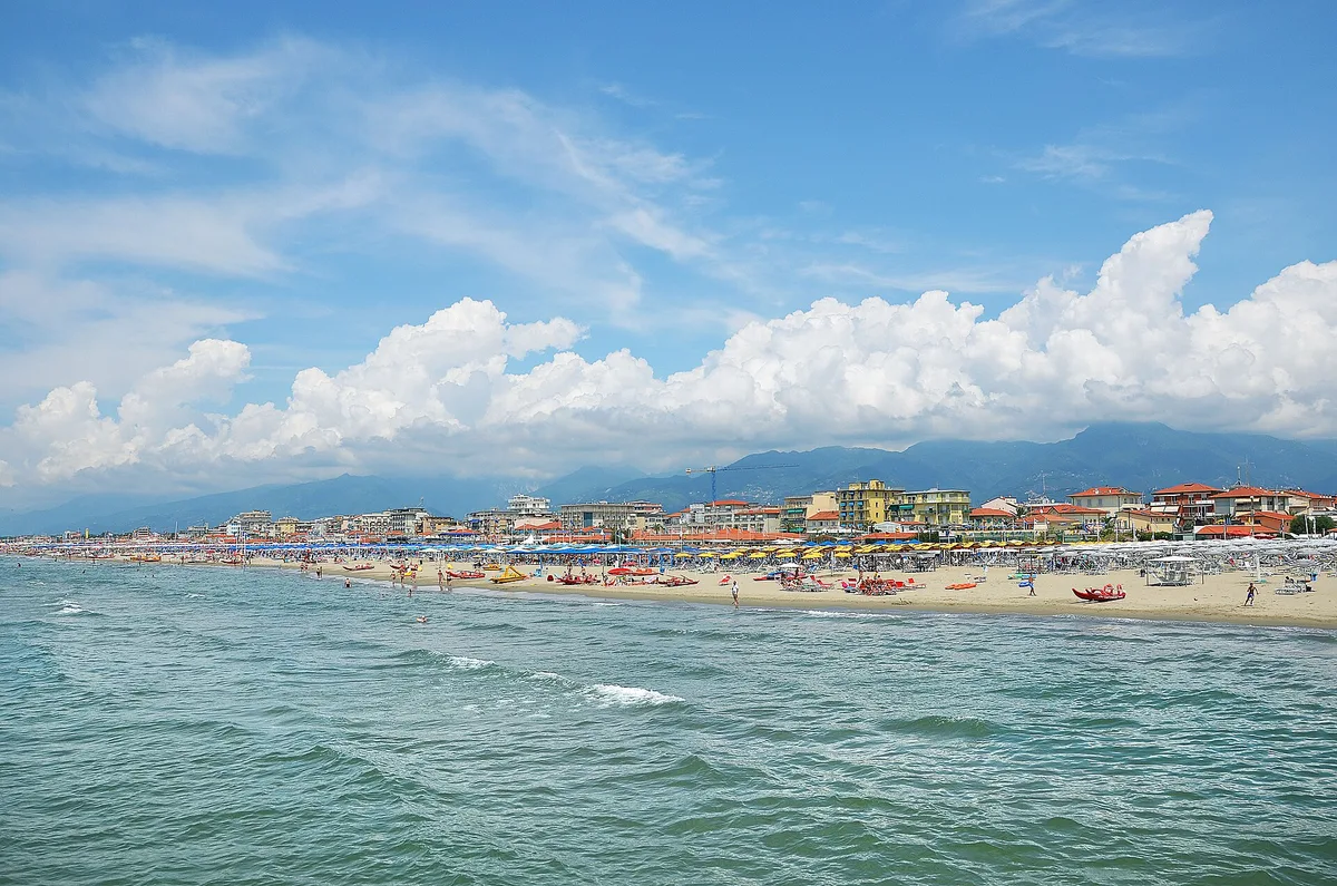 public free beach, Camaiore, Tuscany, Italy — 3