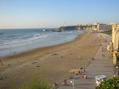 Grande Plage Beach, Biarritz, Nouvelle-Aquitaine, France — 5