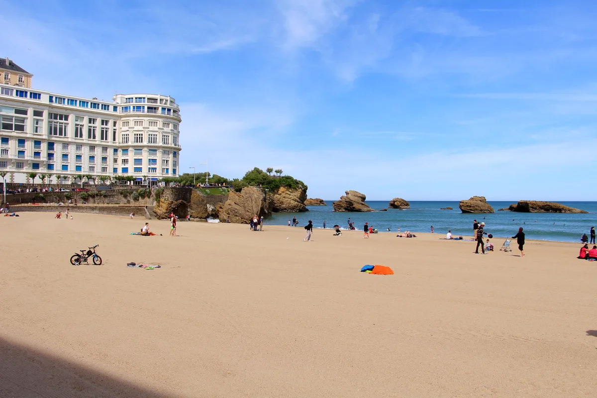 Grande Plage Beach, Biarritz, Nouvelle-Aquitaine, France — 6