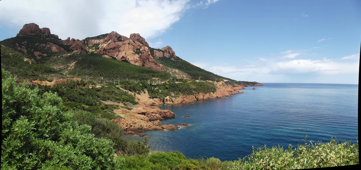 Petit Caneiret Beach, Saint-Raphaël, French Riviera, France — 3