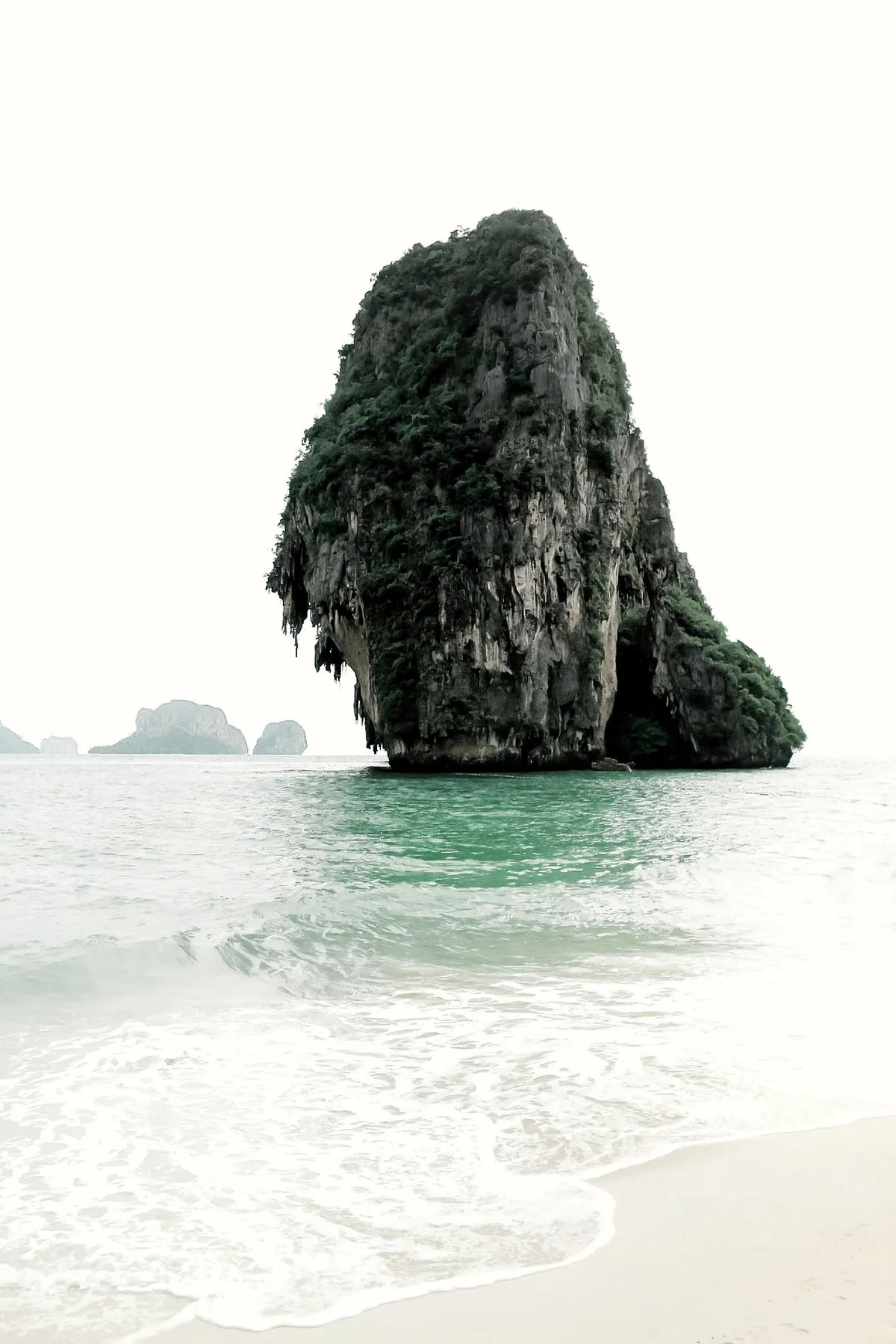 Tham Phra Nang Beach, Mueang Krabi, Andaman Sea Coast, Thailand — 4