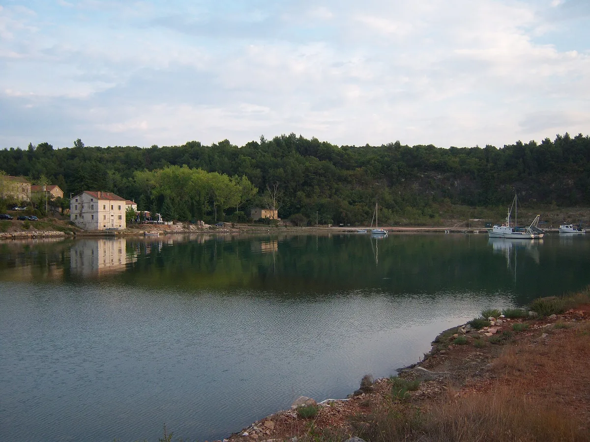 Tarska Vala Beach, Tar-Vabriga, Istria, Croatia — 2