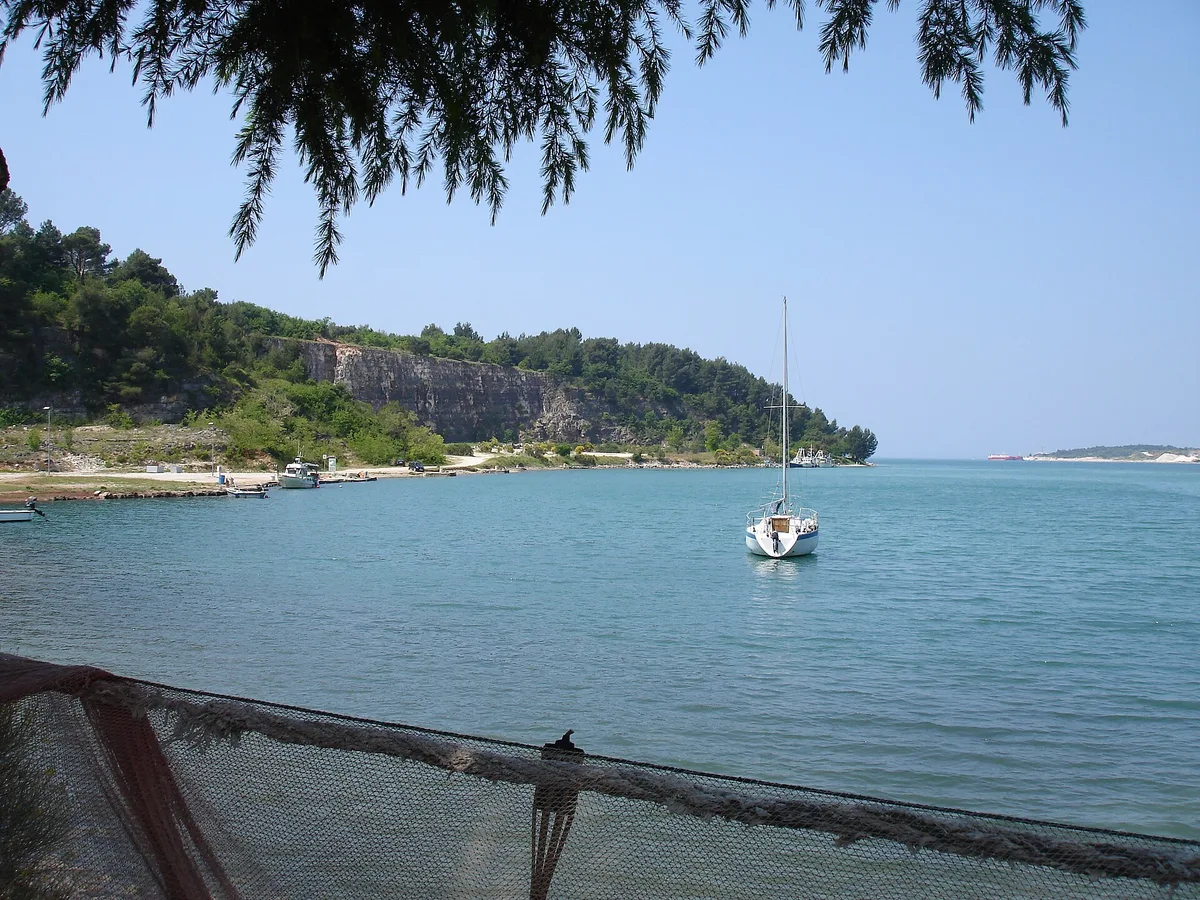Tarska Vala Beach, Tar-Vabriga, Istria, Croatia — 3