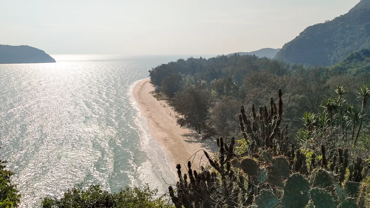 Sam Roi Yot Beach, Sam Roi Yot, Gulf of Thailand Coast, Thailand — 4