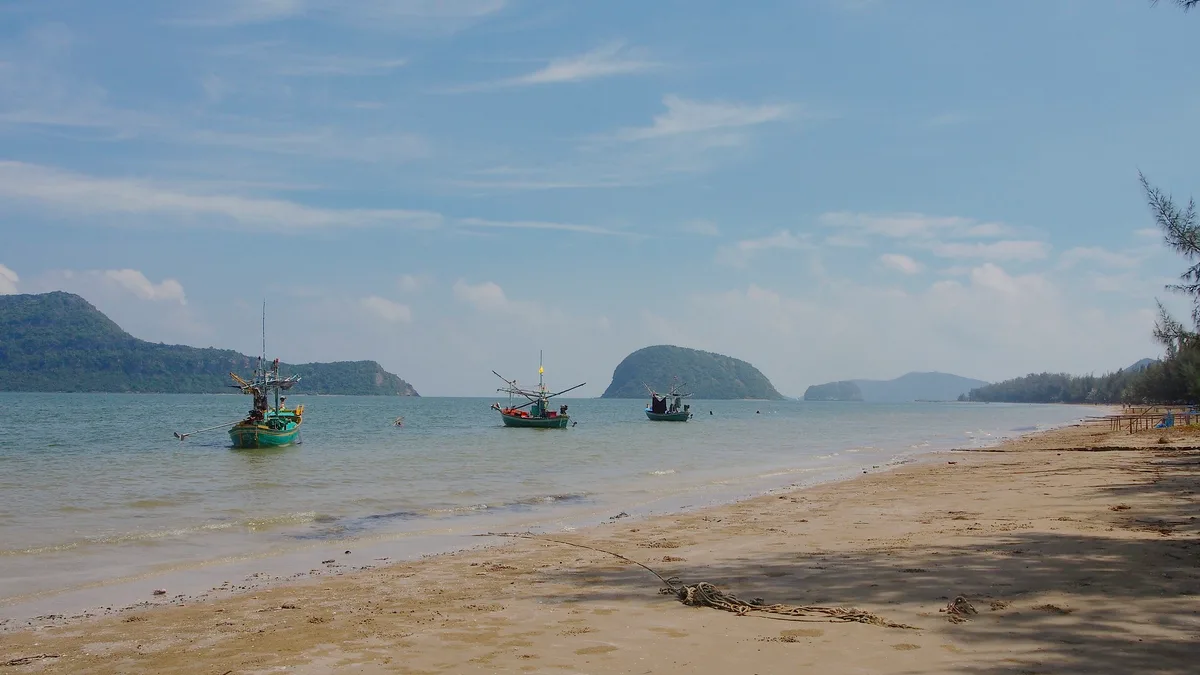 Sam Roi Yot Beach, Sam Roi Yot, Gulf of Thailand Coast, Thailand — 3