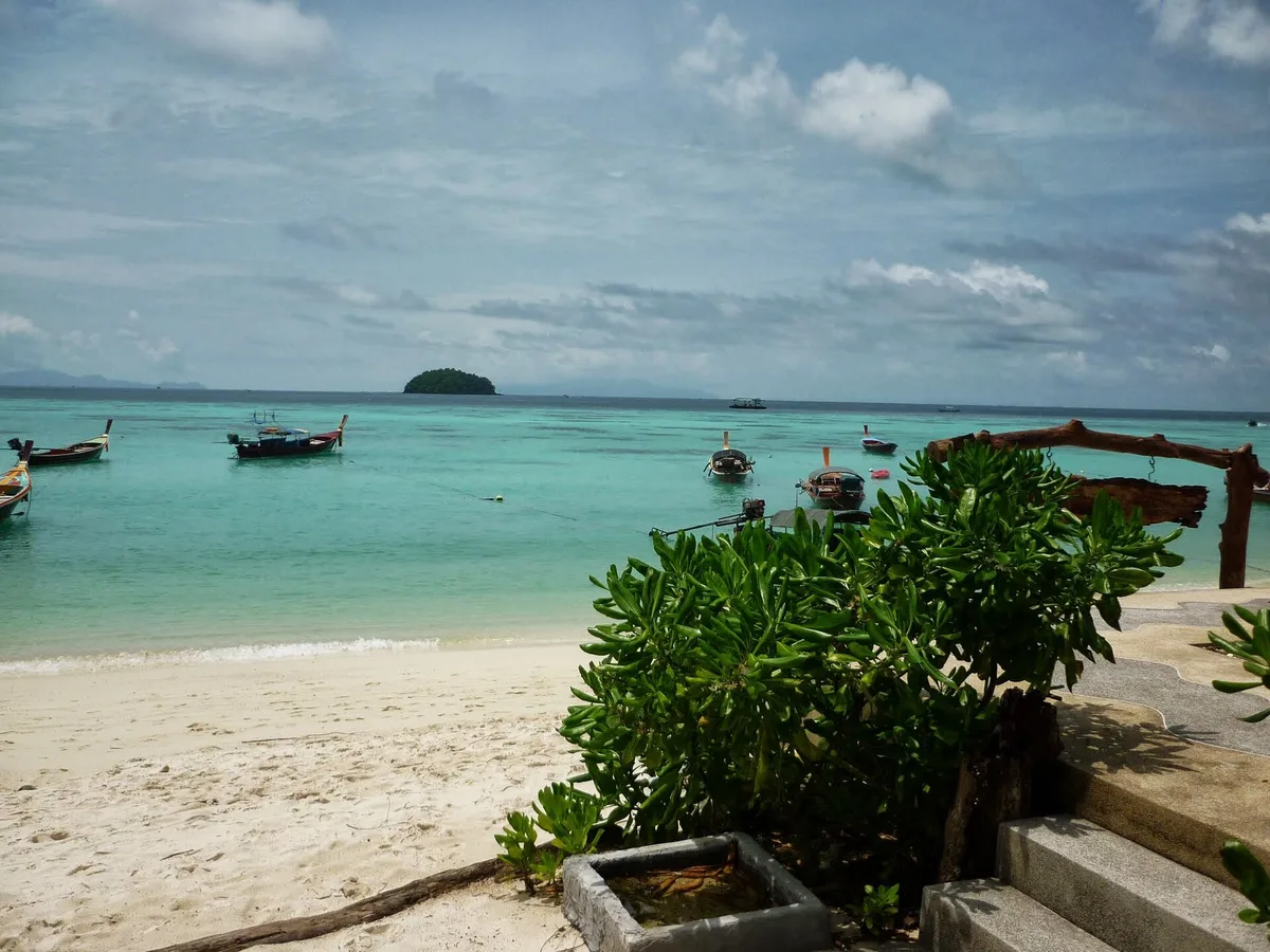 Koh Lao Beach, Ko Sarai, Andaman Sea, Thailand — 2