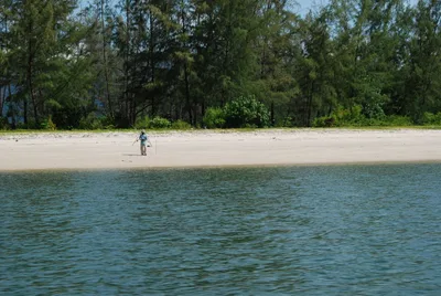 Playa de Teluk Gorek, Mukim Kuah, Andaman Sea, Malasia — 2
