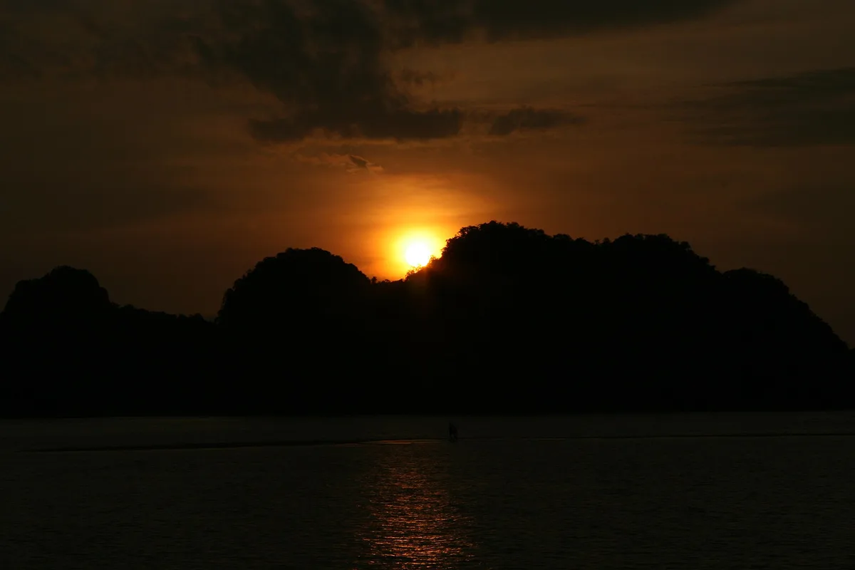 Playa de Teluk Gorek, Mukim Kuah, Andaman Sea, Malasia