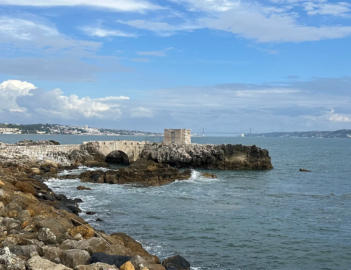 Santo Amaro de Oeiras Beach, Oeiras, Portuguese Atlantic, Portugal — 4