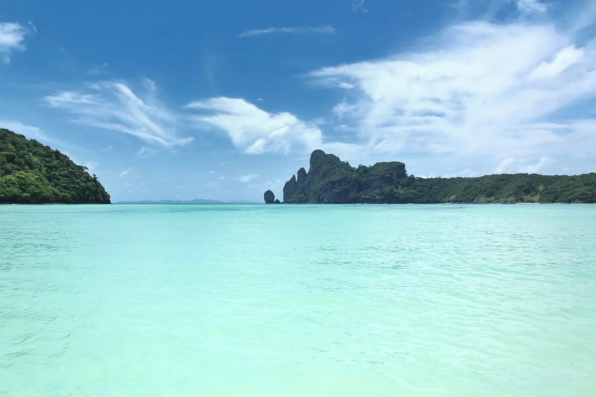 Loh Dalum Beach, Ko Phi Phi, Andaman Sea, Thailand — 2