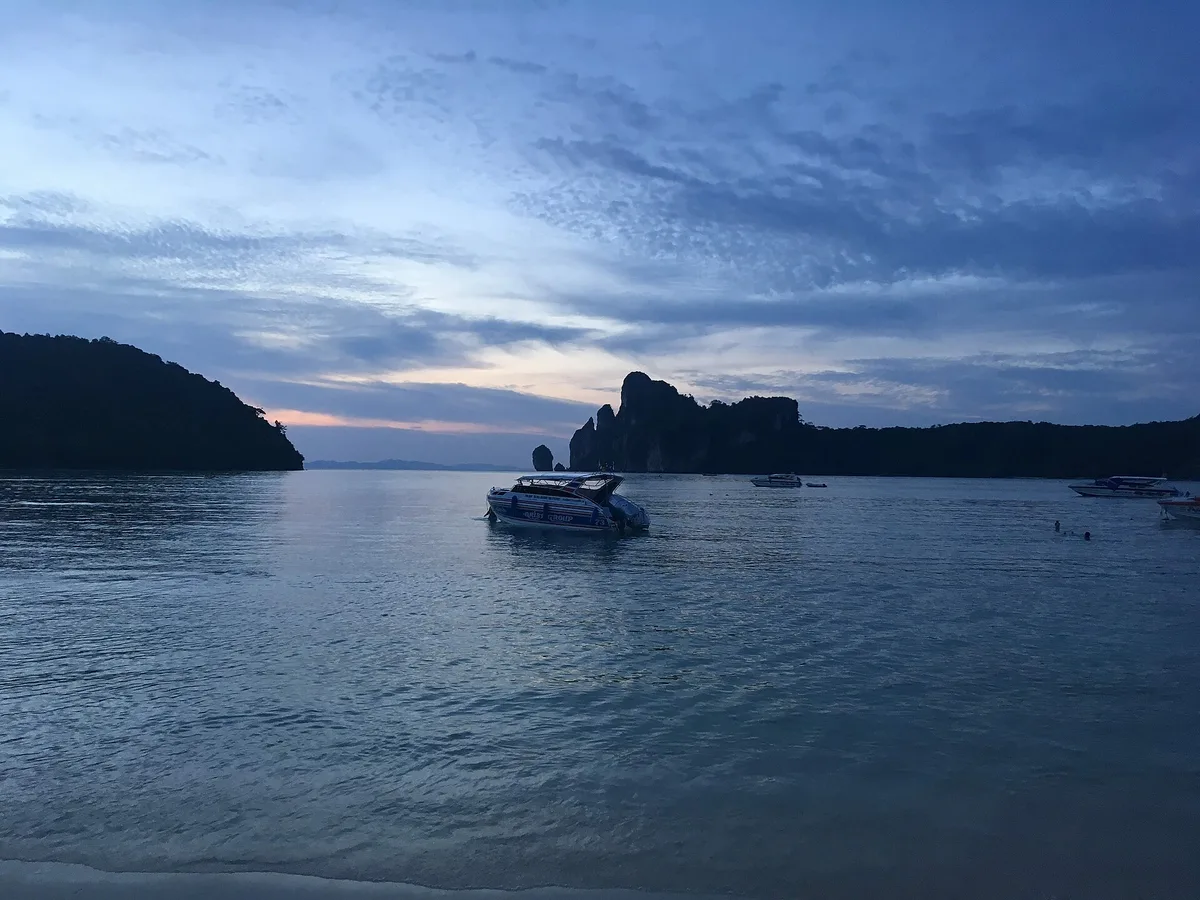 Loh Dalum Beach, Ko Phi Phi, Andaman Sea, Thailand — 4