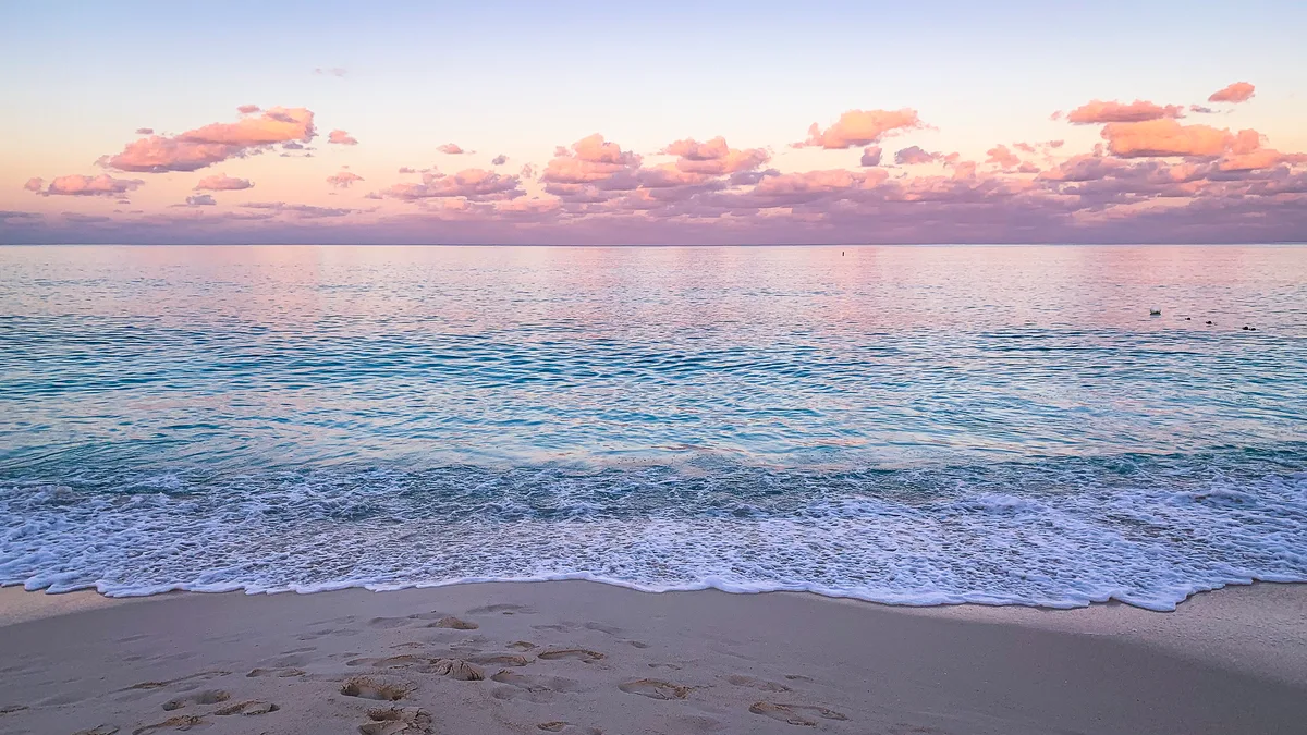 Seven Mile Beach, West Bay / George Town, Cayman Islands, Cayman Islands — 3