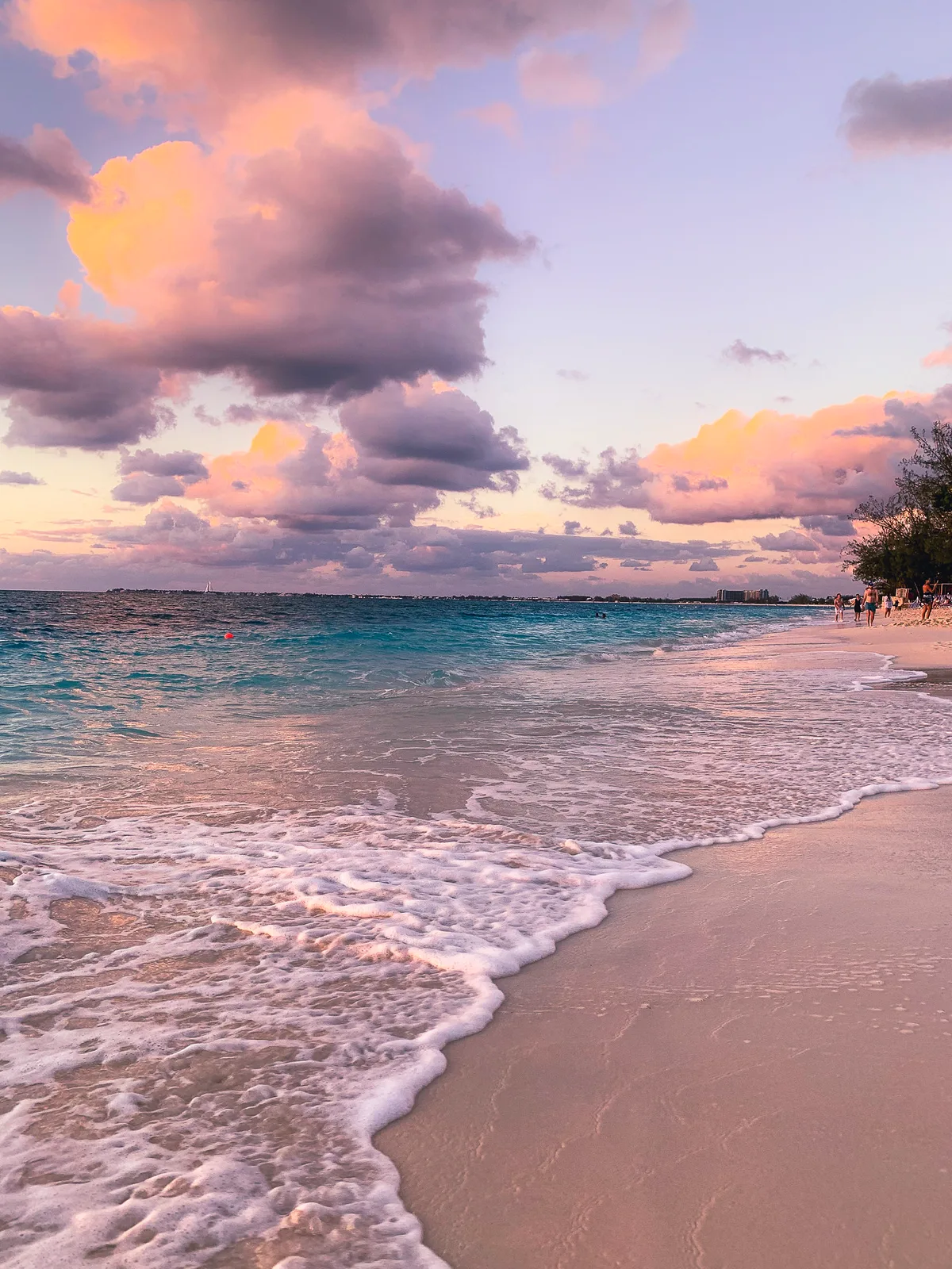 Seven Mile Beach, West Bay / George Town, Cayman Islands, Cayman Islands — 4