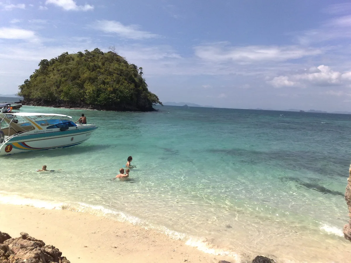 Ban Sai Ngam Beach, Ao Nang, Andaman Sea Coast, Thailand — 2