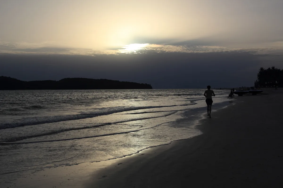 Tengah Beach, Mukim Kedawang, Andaman Sea, Malaysia — 5