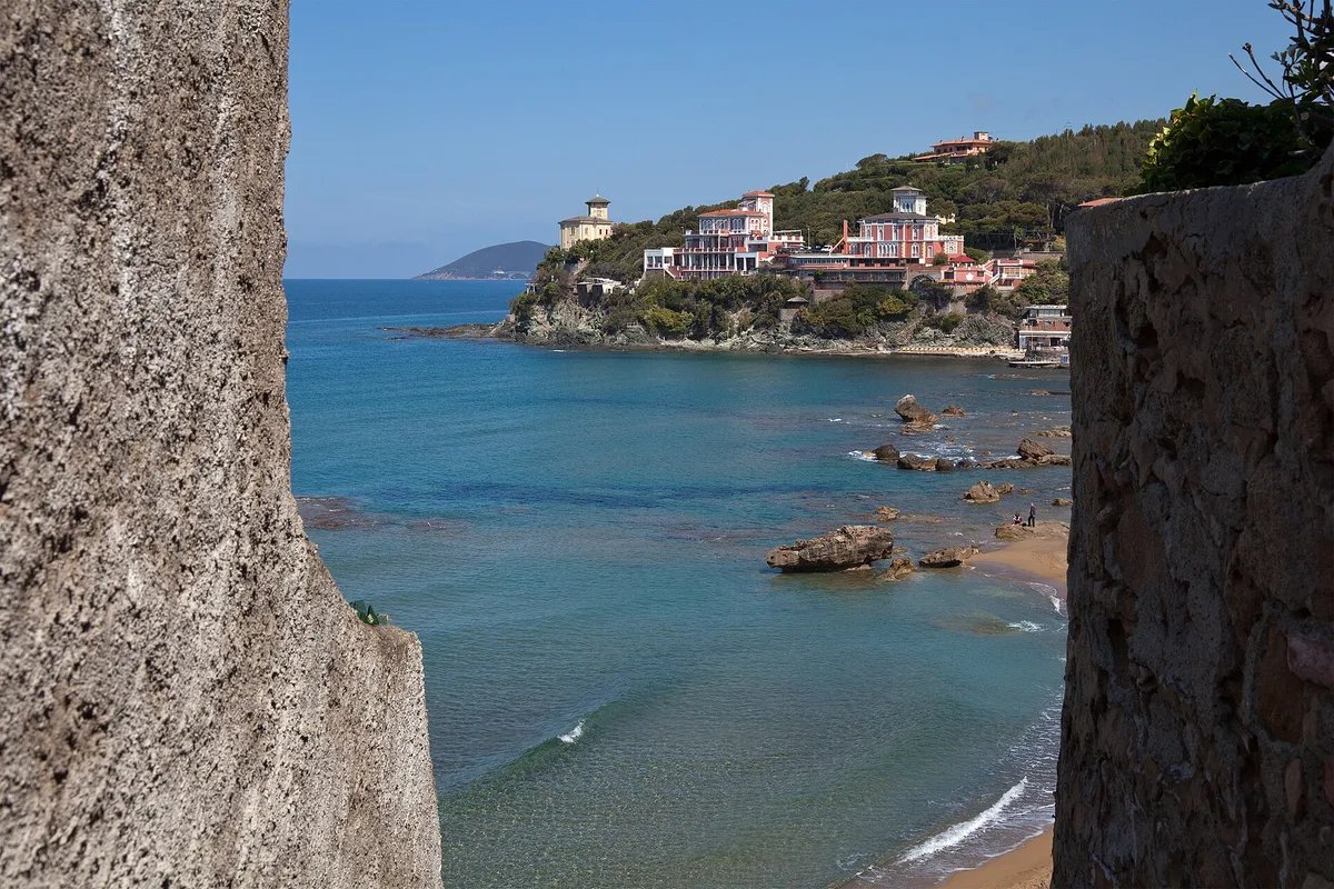 Quercetano Bay Beach, Rosignano Marittimo, Tuscany, Italy — 3