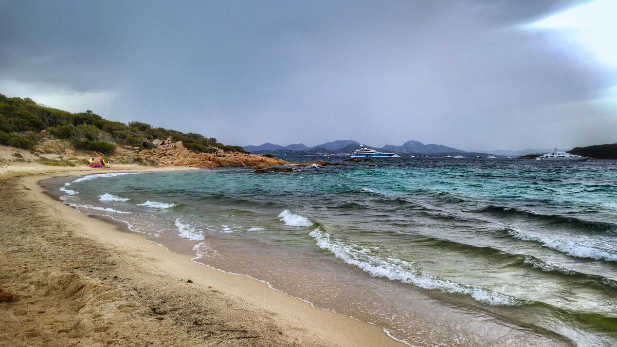 La Celvia-strand, Arzachena, Sardinia, Italië — 4