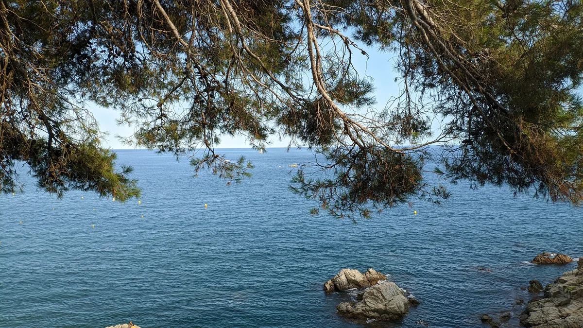 Cala Banys-Strand, Lloret de Mar, Catalonia, Spanien — 3