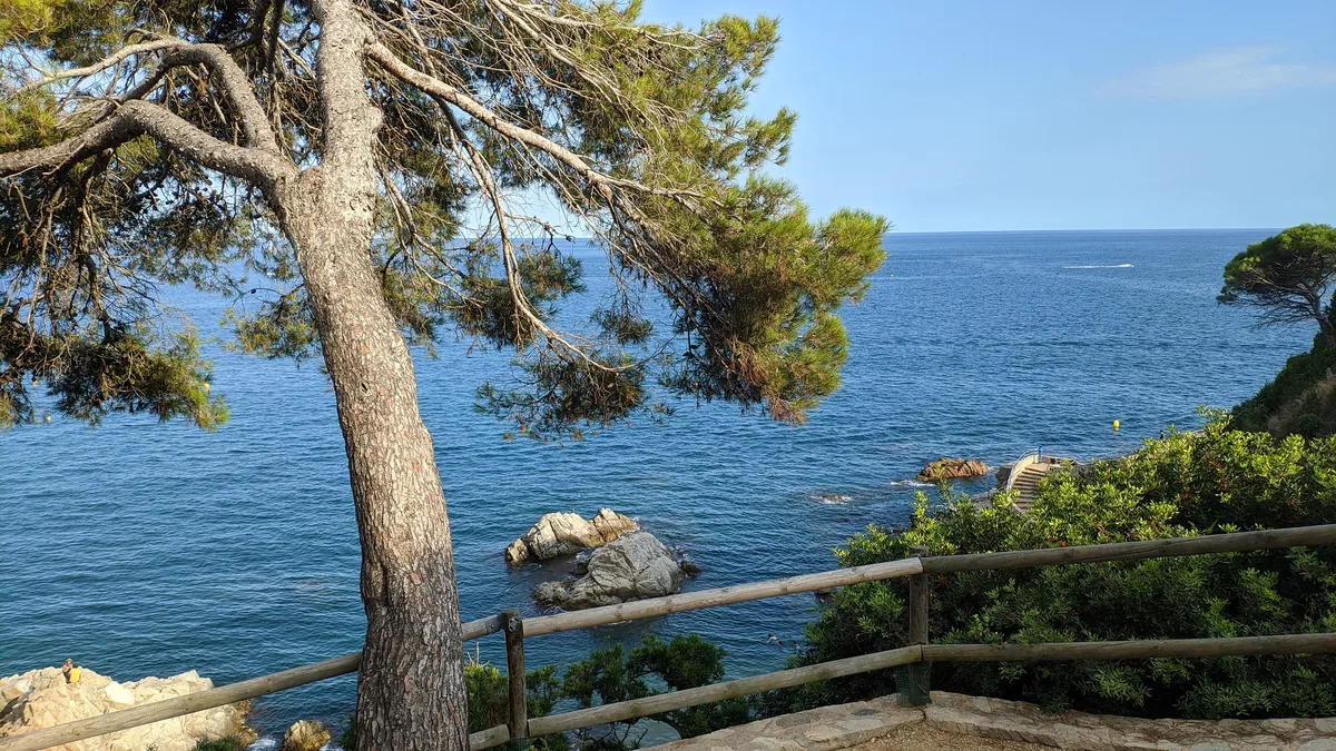 Cala Banys-Strand, Lloret de Mar, Catalonia, Spanien — 2