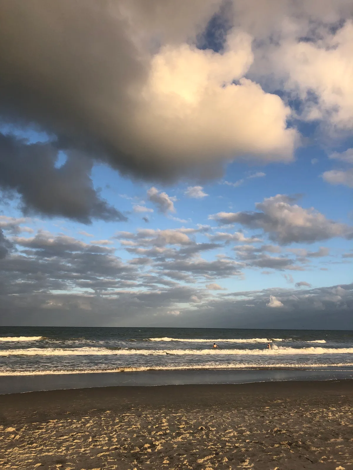 Lori Wilson Park-Strand, Cocoa Beach, Florida Atlantic, Vereinigte Staaten — 5