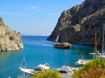 Vathy Beach, Apollonia, Cyclades, Greece — 6