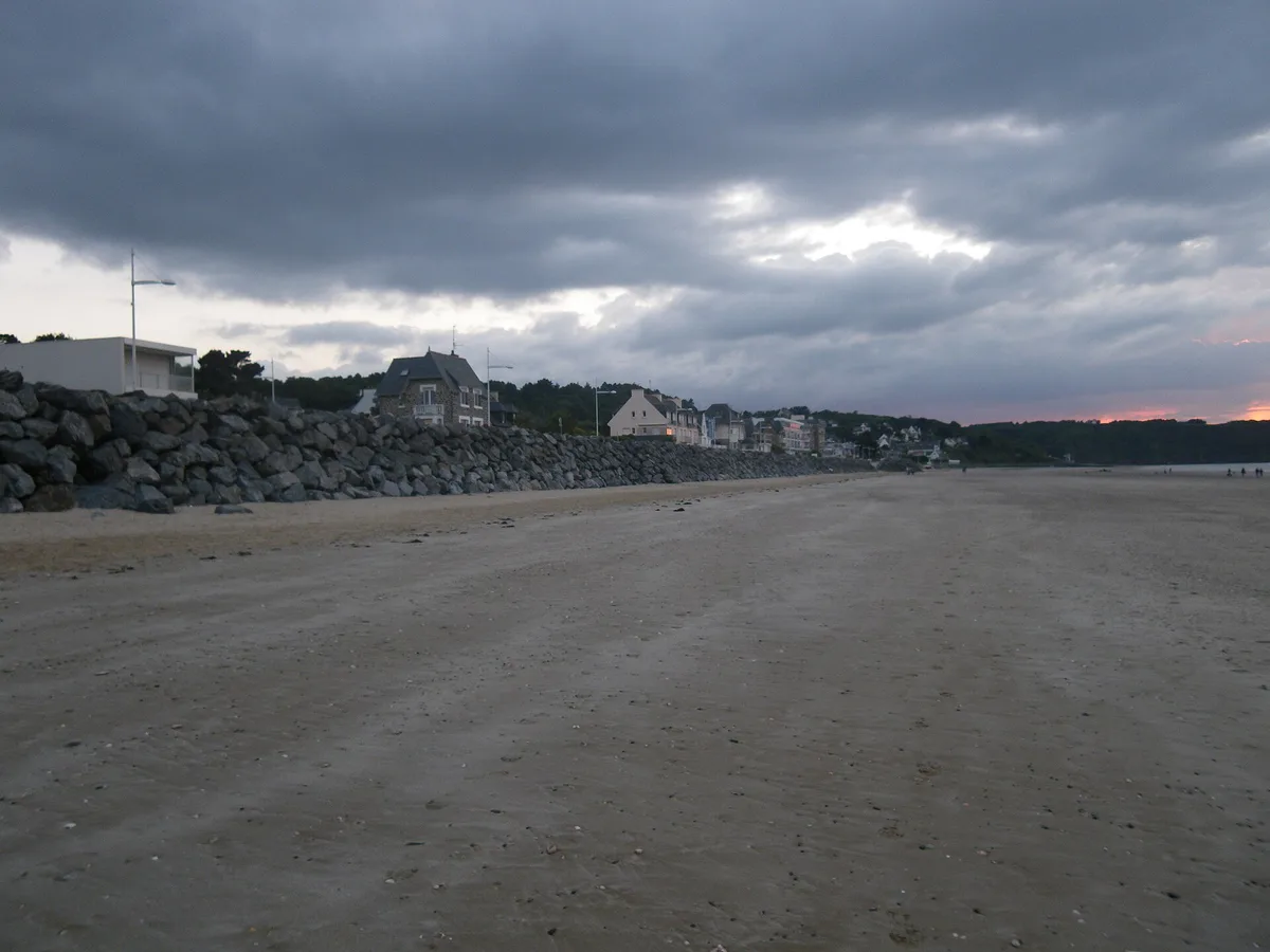 Plage des Rosaires, Plérin, Bretagne, France — 6