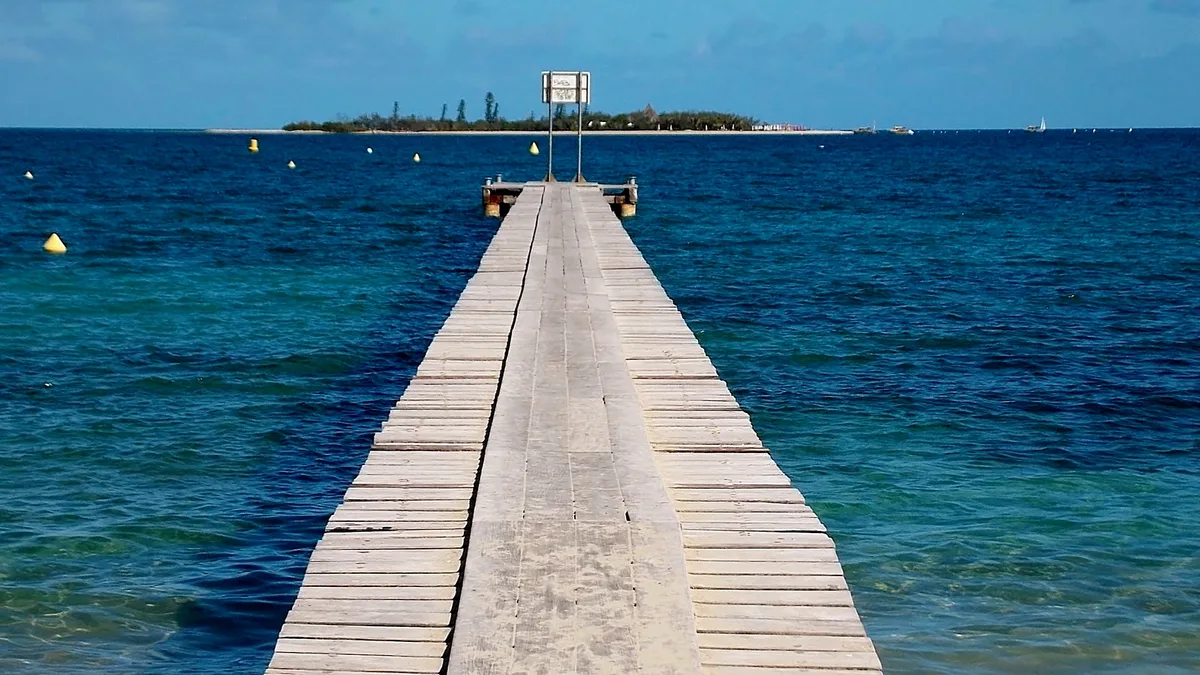 Méridien Beach, Nouméa, Nouvelle-Calédonie, France — 2