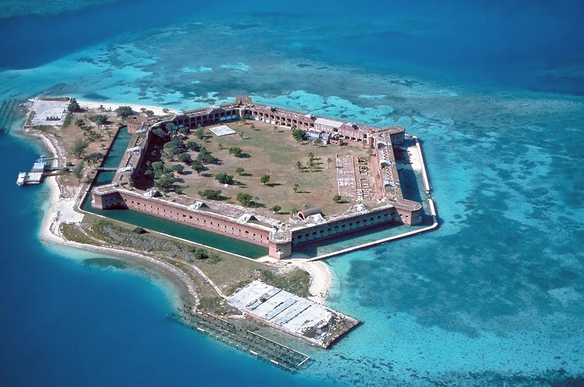 Fort Jefferson-Strand, Monroe County / Dry Tortugas National Park, Florida Keys, Vereinigte Staaten — 6