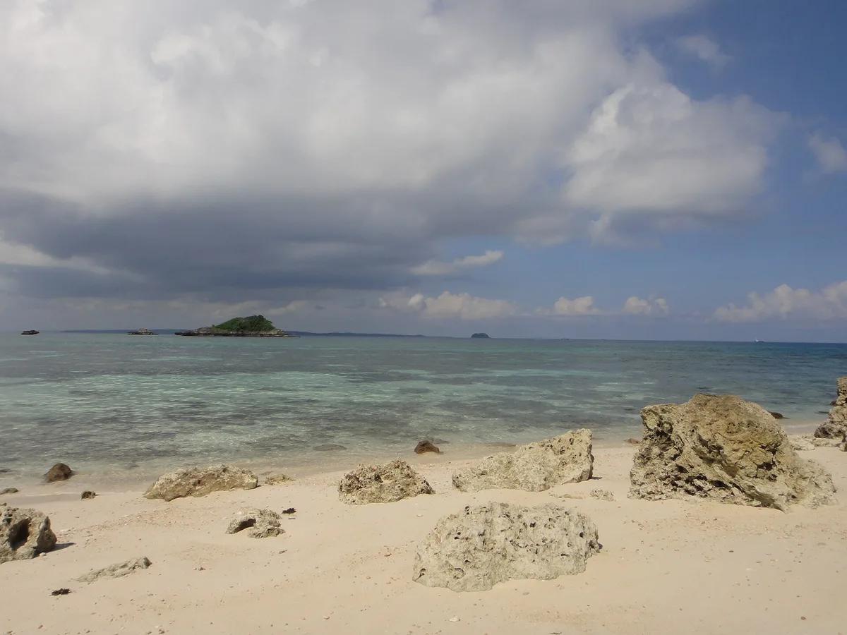 Gato Island Beach, Daanbantayan, Central Visayas, Filipinas — 5