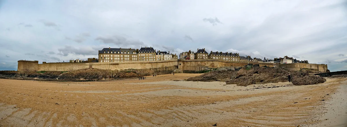 Bon Secours Beach, Saint-Malo, Brittany, France — 4