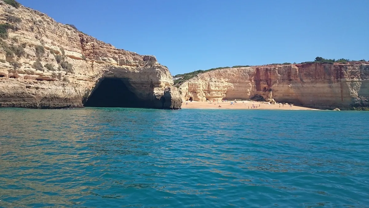 Spiaggia di Benagil, Lagoa, Portuguese Atlantic, Portogallo — 2