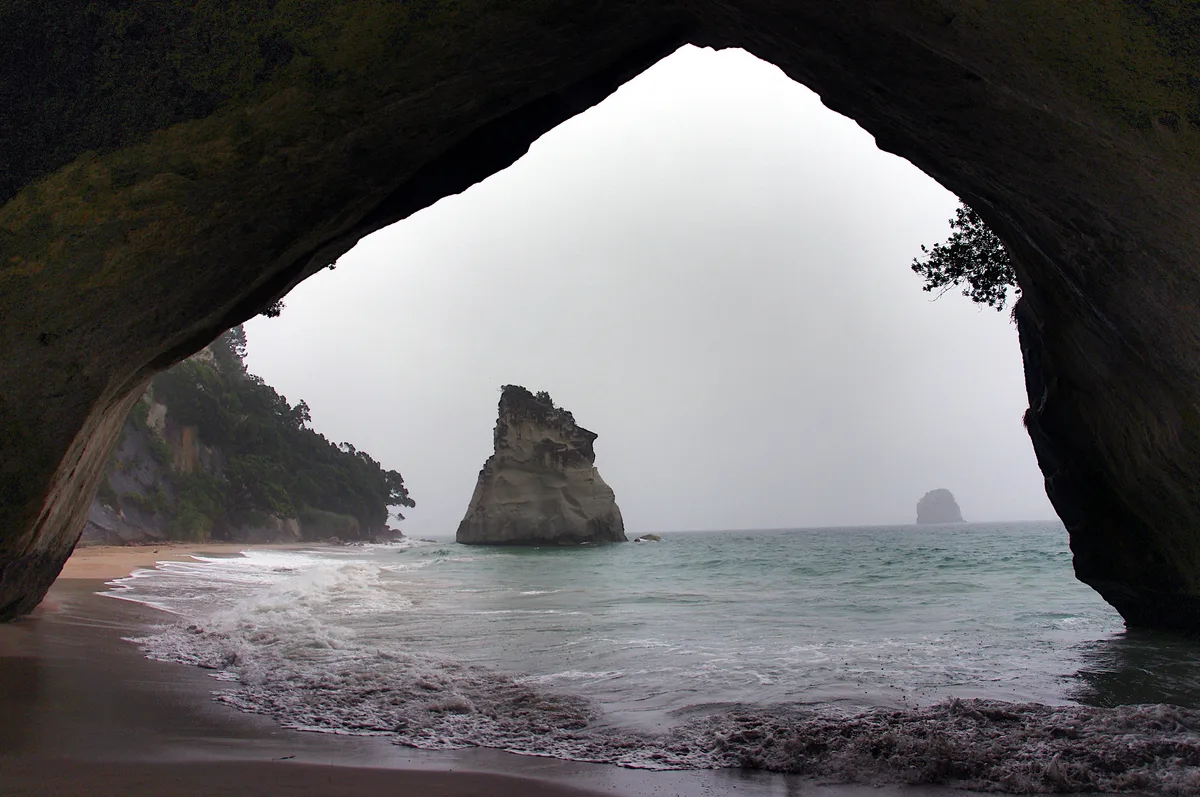 Spiaggia di Te Whanganui-A-Hei (Cathedral Cove), Hahei, Waikato, Nuova Zelanda — 4