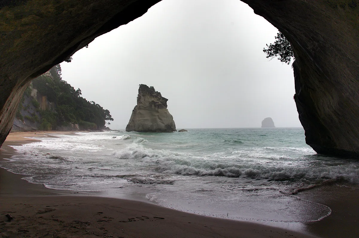Spiaggia di Te Whanganui-A-Hei (Cathedral Cove), Hahei, Waikato, Nuova Zelanda — 3