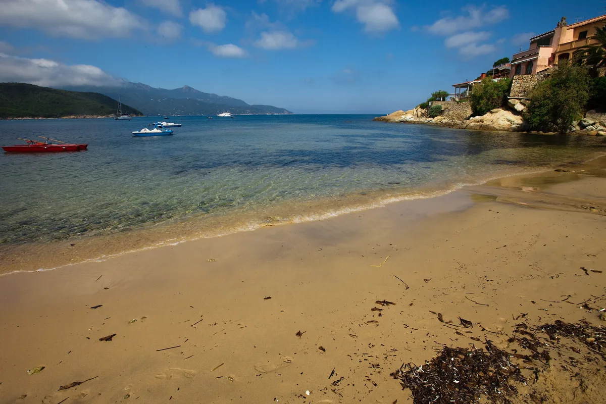 Forno Beach, Portoferraio, Tuscany, Italië — 2