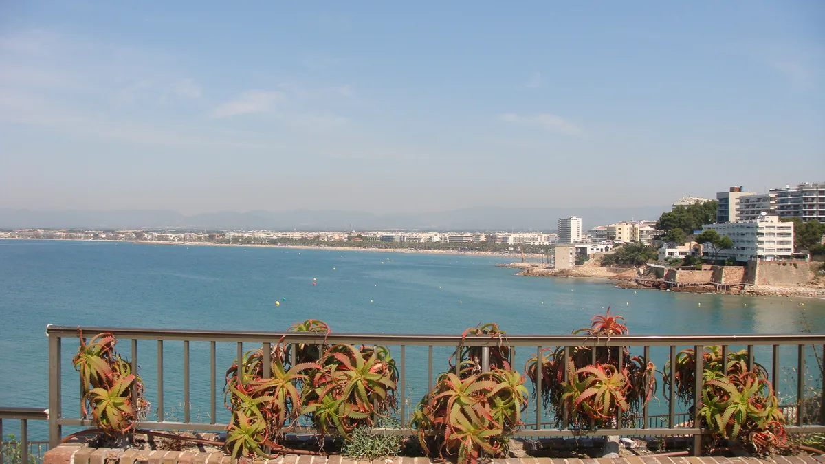 Cala Llenguadets-Strand, Salou, Catalonia, Spanien — 4