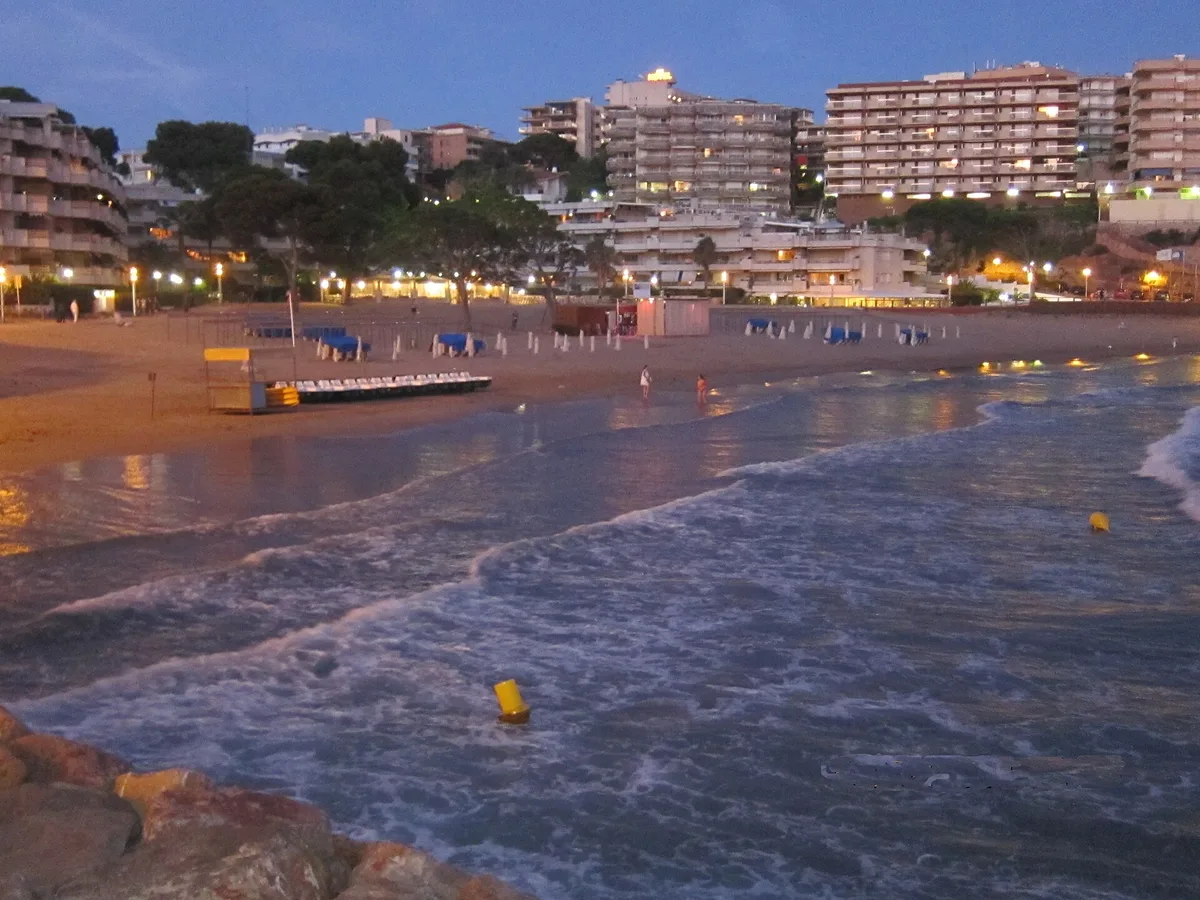 Cala Llenguadets-Strand, Salou, Catalonia, Spanien — 5