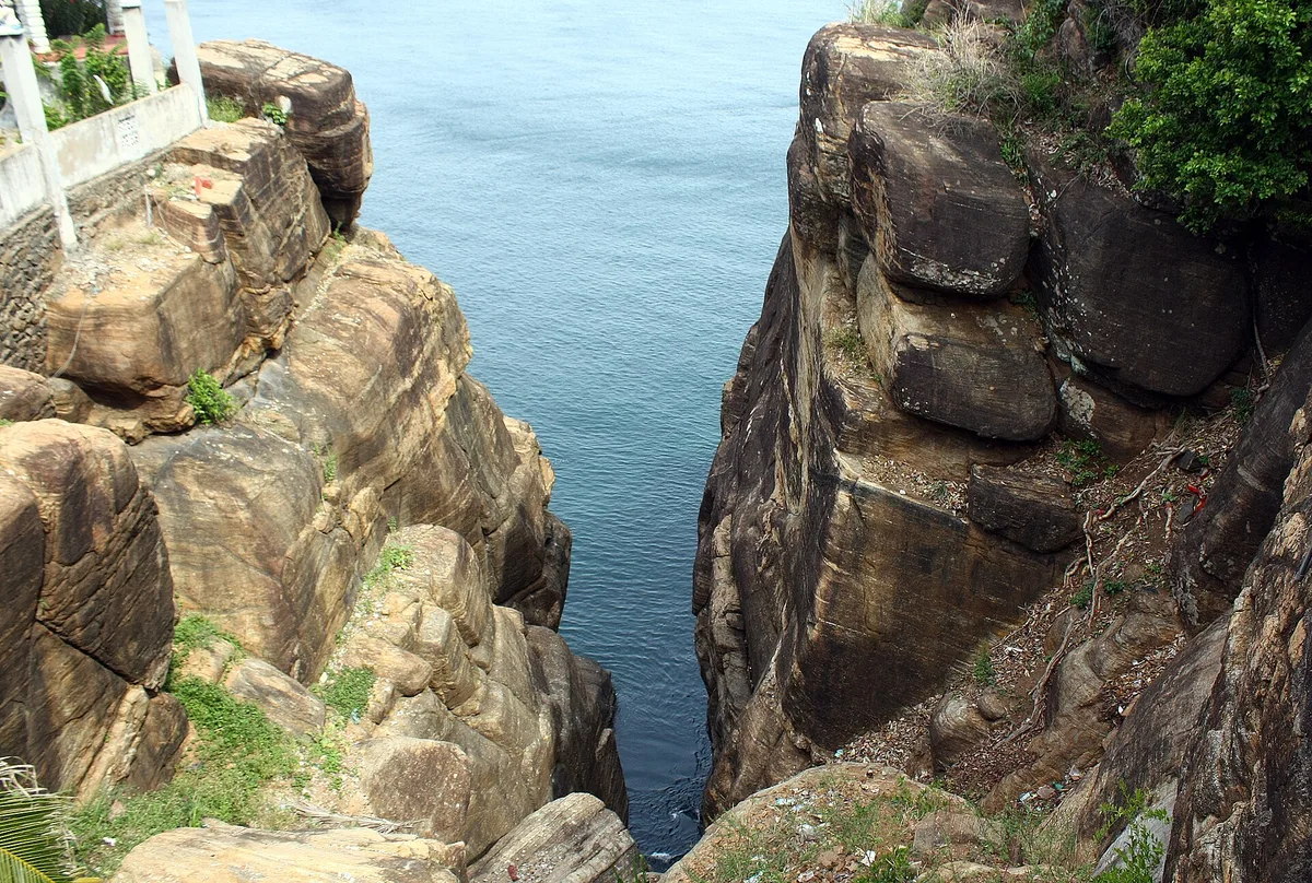 Swami Rock Beach, Trincomalee, Eastern Province, Sri Lanka — 5