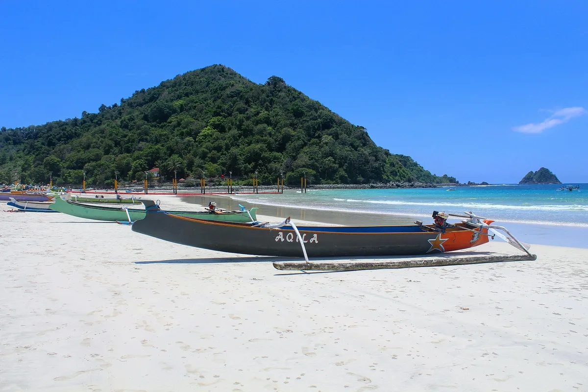Selong Belanak Beach, Selong Belanak, Lesser Sunda Islands, Indonesia — 5