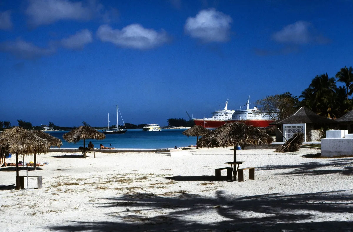 Arawak Cay-strand, Nassau, Lucayan Archipelago, Bahamas — 4