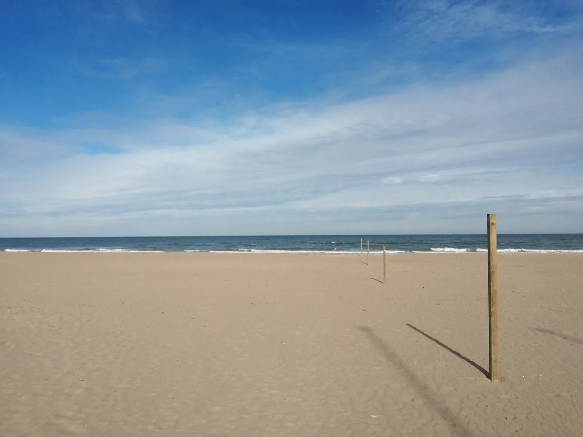 Lion-sur-Mer-Strand, Lion-sur-Mer, Normandy, Frankreich — 4