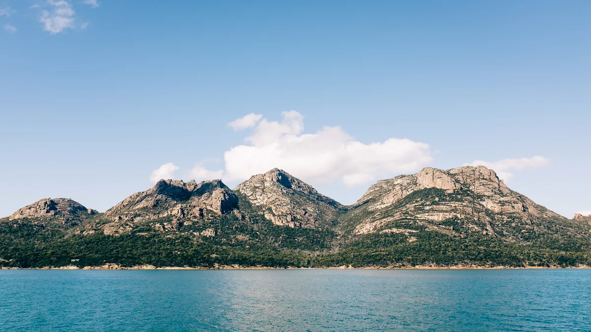 Coles Bay Beach, Glamorgan Spring Bay Council, Tasmania, Australia — 4