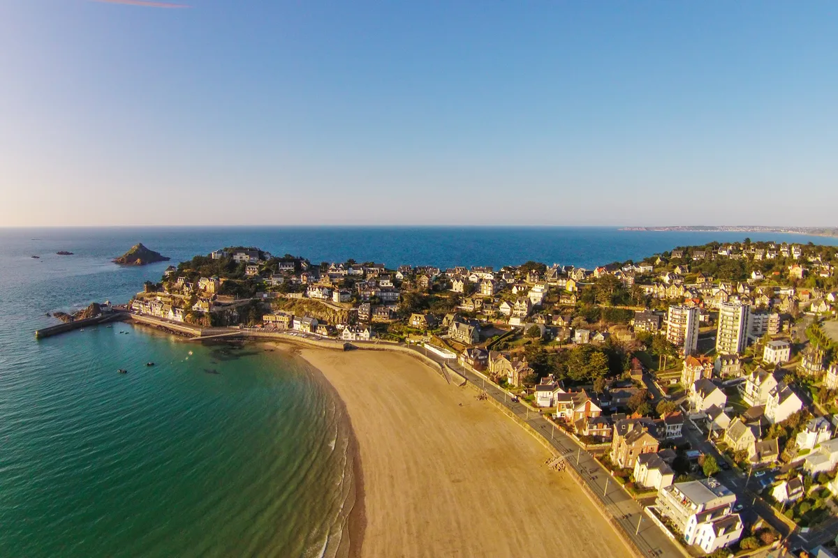 Plage du Val André, Le Val-André, Brittany, Francia