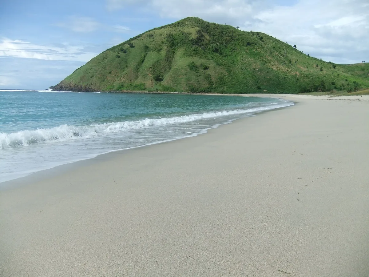 Mawun Beach, Tumpak, Lesser Sunda Islands, Indonesia — 2
