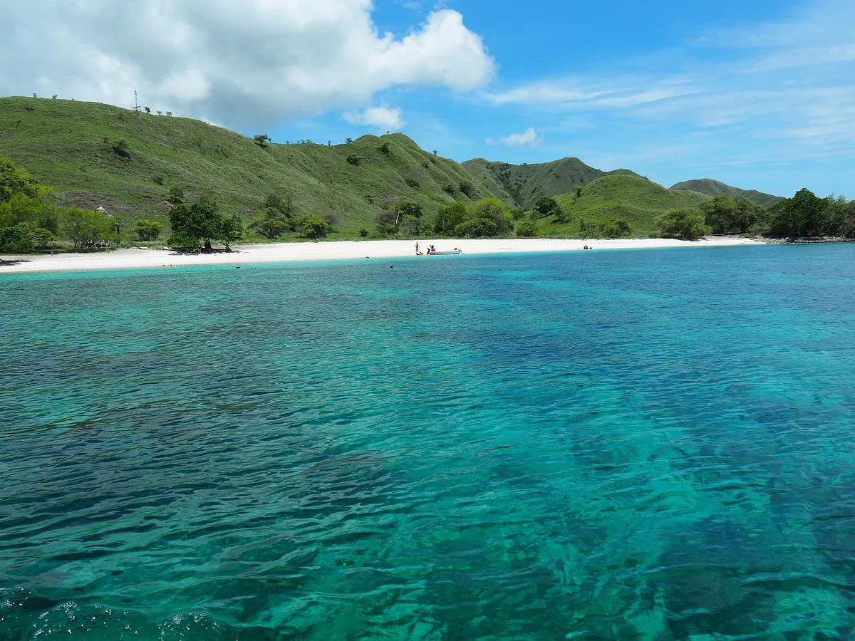 Merah Beach, Komodo, Lesser Sunda Islands, Indonesia — 4