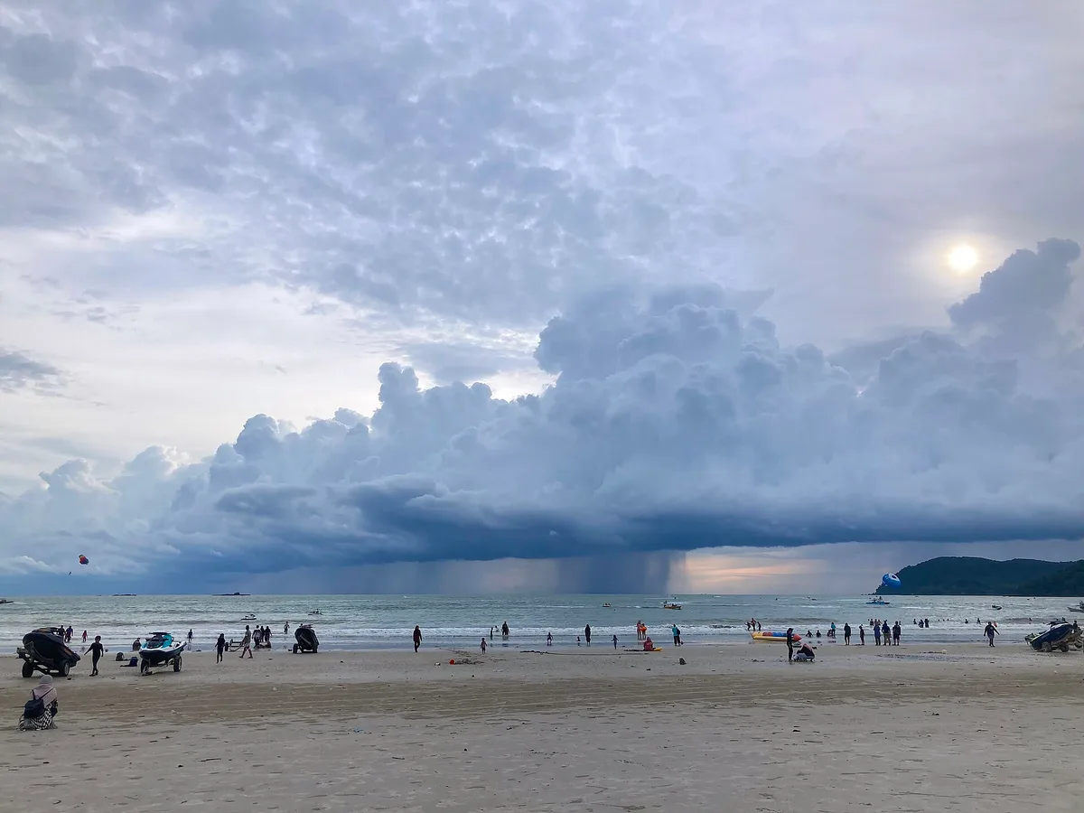 Cenang Selatan Beach, Mukim Kedawang, Andaman Sea, Malaysia — 3