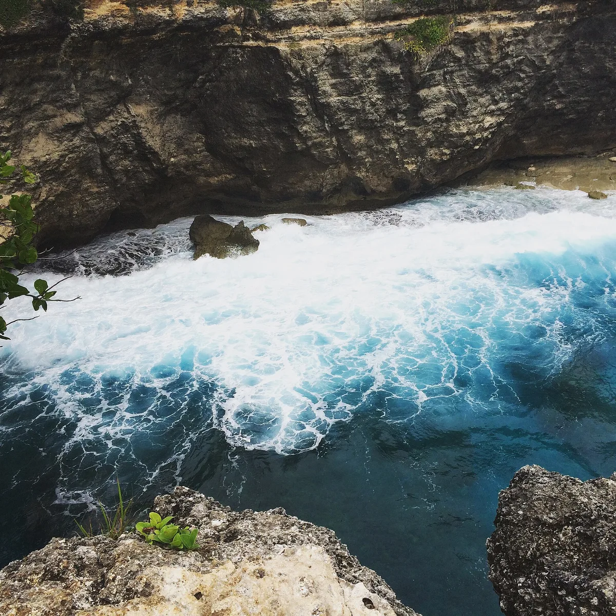 Pasih Uug Beach, Bunga Mekar, Lesser Sunda Islands, Indonesia — 5