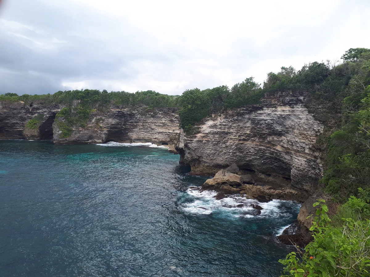 Pasih Uug Beach, Bunga Mekar, Lesser Sunda Islands, Indonesia — 6