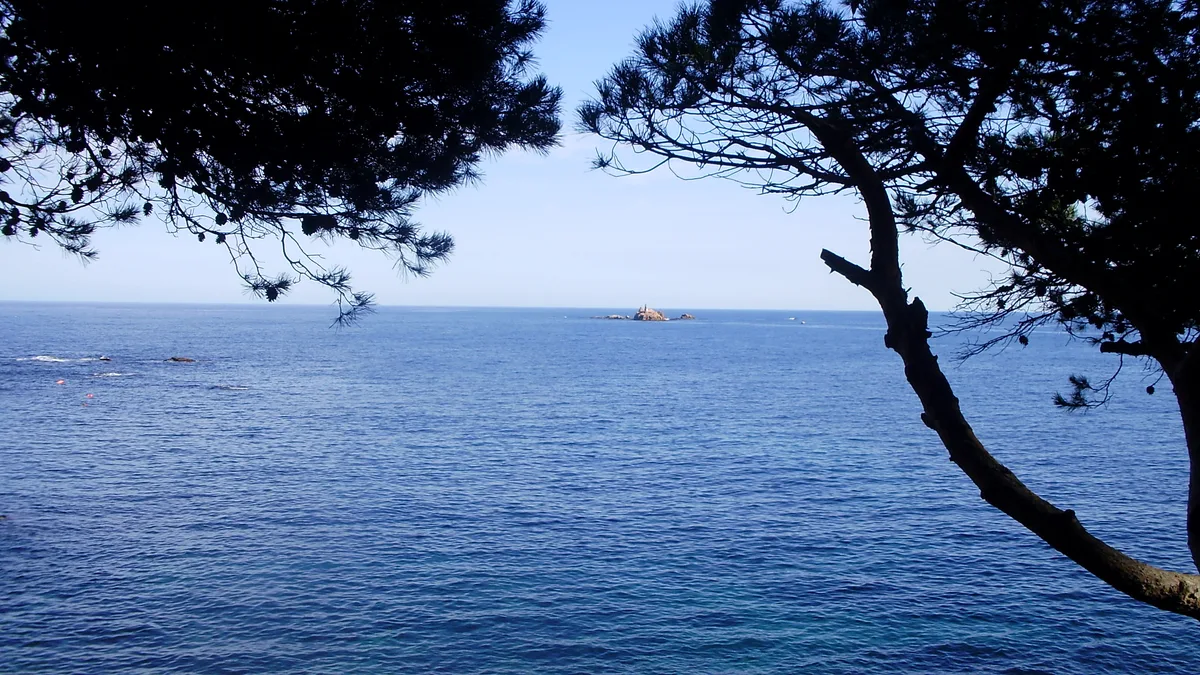 Plage de Cala Estreta, Palamós, Catalonia, Espagne — 3