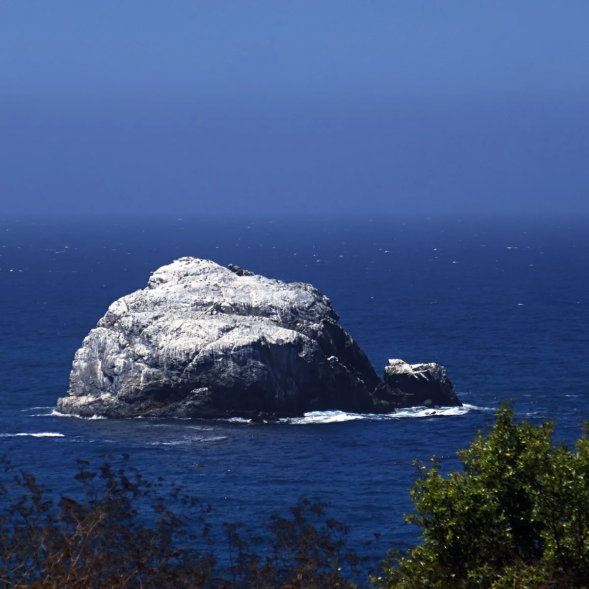 Spiaggia di Jade Cove, Lucia, Monterey County, California Coast, Stati Uniti — 3